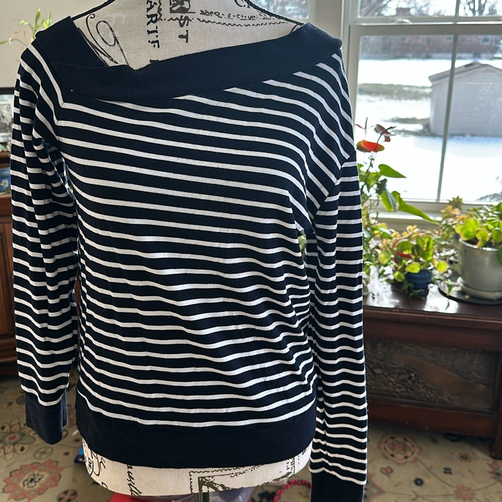 Banana Republic Navy Sweater Size Small